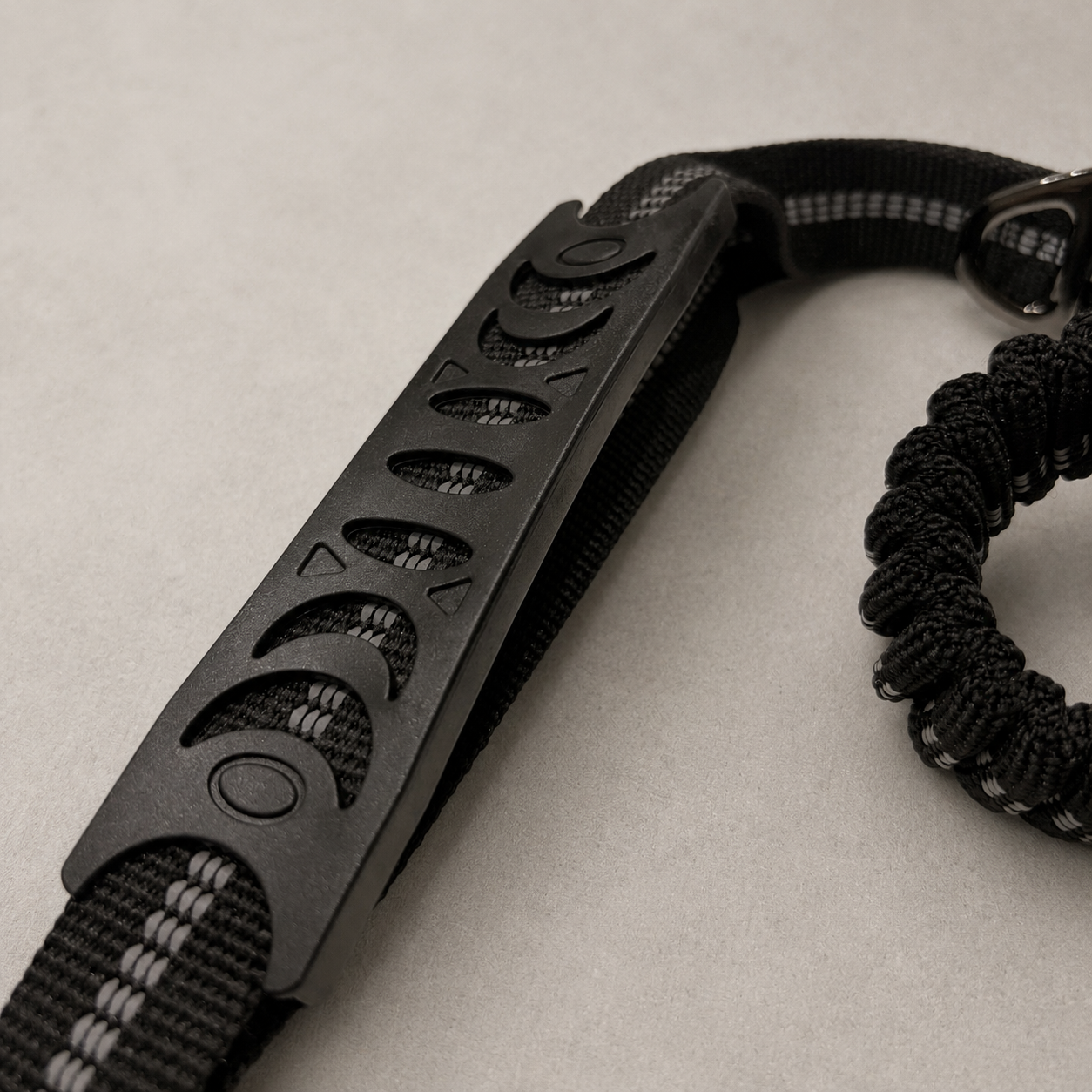 RoamFlex Bungee Dog Leash — Midnight Black